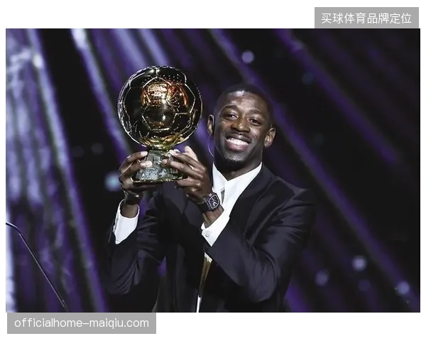 登贝莱入选赛季最佳阵容,他在巴黎圣日耳曼的边路突击中扮演了爆点角色 登贝莱入选赛季最佳阵容,他在巴黎圣日耳曼的边路突击中扮演了爆点角色